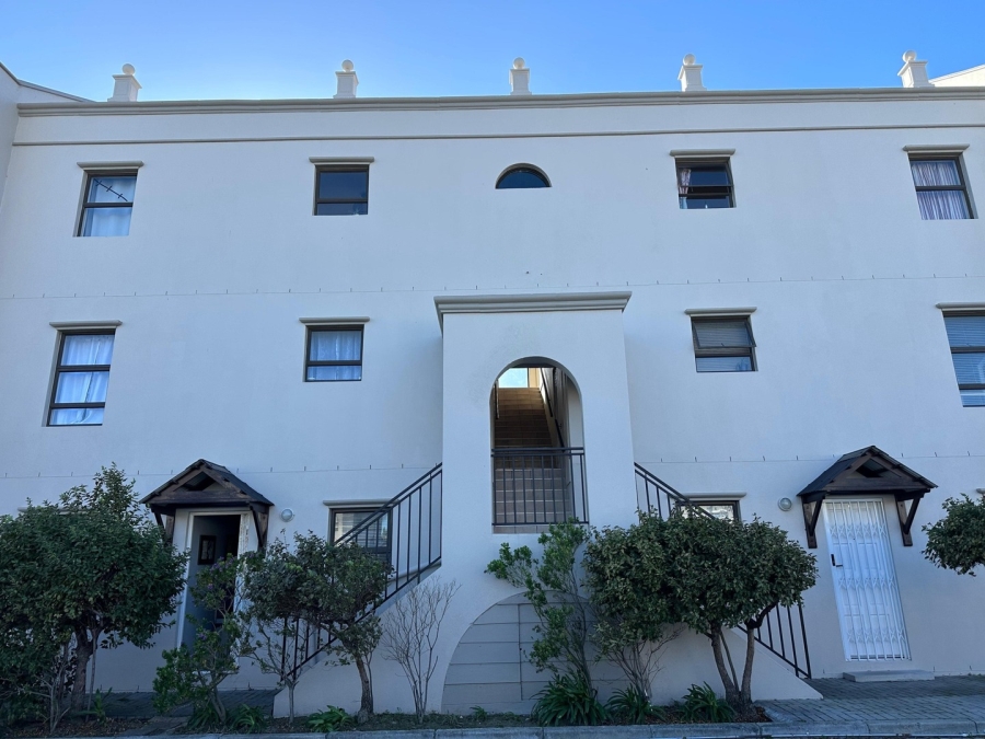 2 Bedroom Property for Sale in Whispering Pines Western Cape